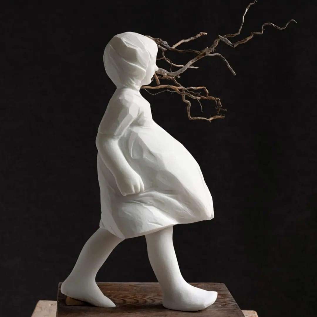 Forma dopo forma: la scultura simbolica di Flavia Robalo immagine