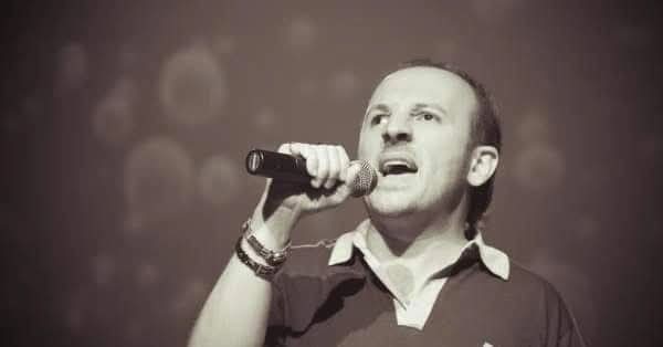 Gabriele Guizzardi: Biografia, Musica e Libri del Cantautore Italiano Immagine