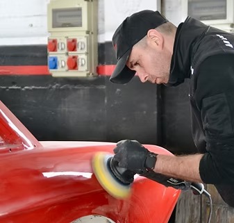 Carrozzeria Monry: Esperienza e Qualità al Servizio della Tua Auto Immagine