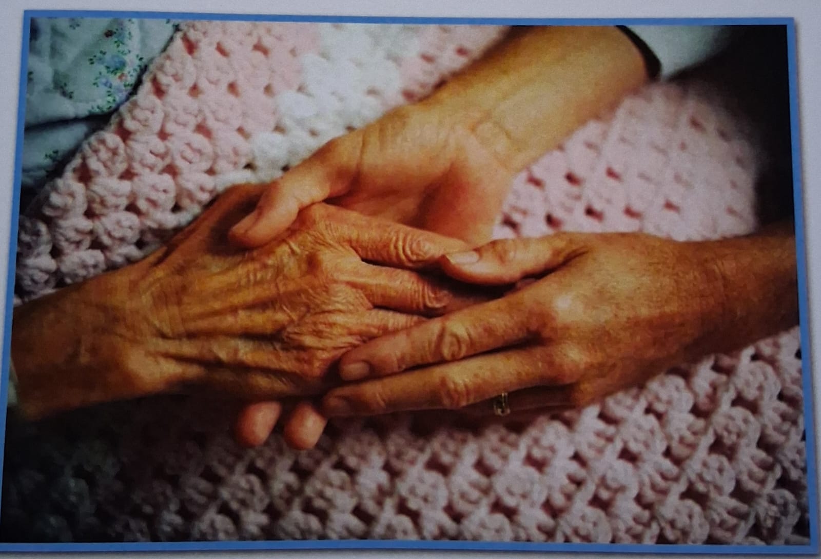 L’Ultimo Gesto di Ascolto: Alida Bezzi, la Counselor che Accompagna la Vita al suo Termine Immagine