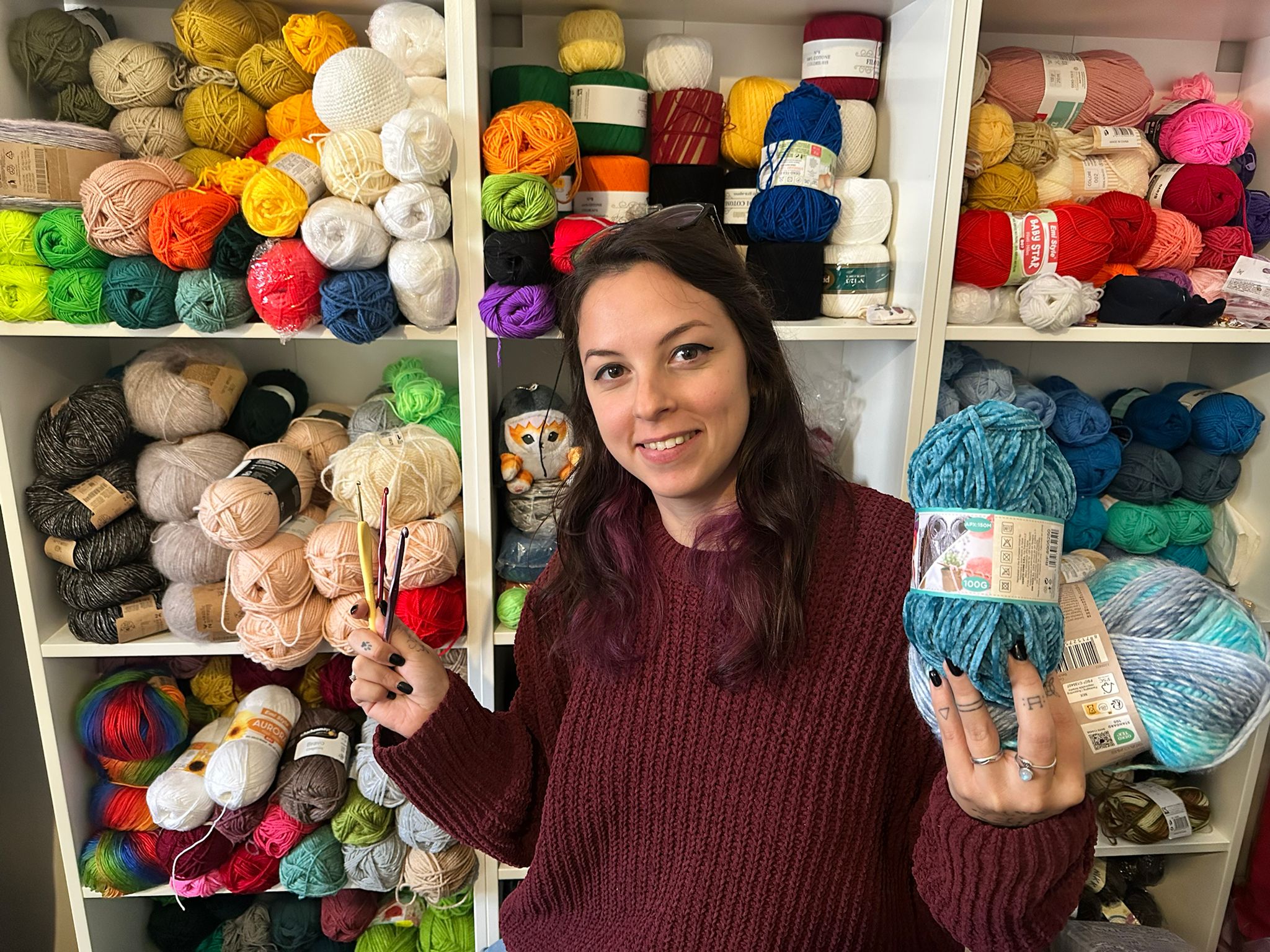 Woolly Wonders e la Rinascita dell’Artigianato Digitale: l’Uncinetto come Terapia e Progetto Economico Immagine