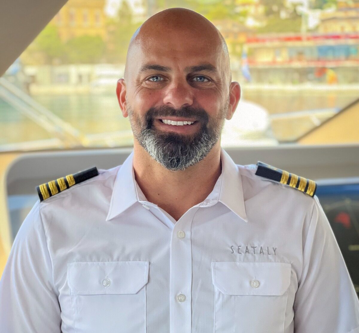 Una vita nel mare: tra responsabilità, leadership e passione per la navigazione a Capri con Americo Arcucci Immagine