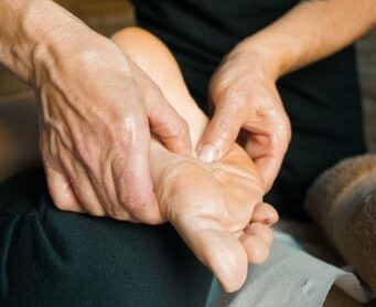 Il massaggio terapeutico di Patrizia Arienti tra tecnica, passione e consapevolezza per un benessere completo immagine