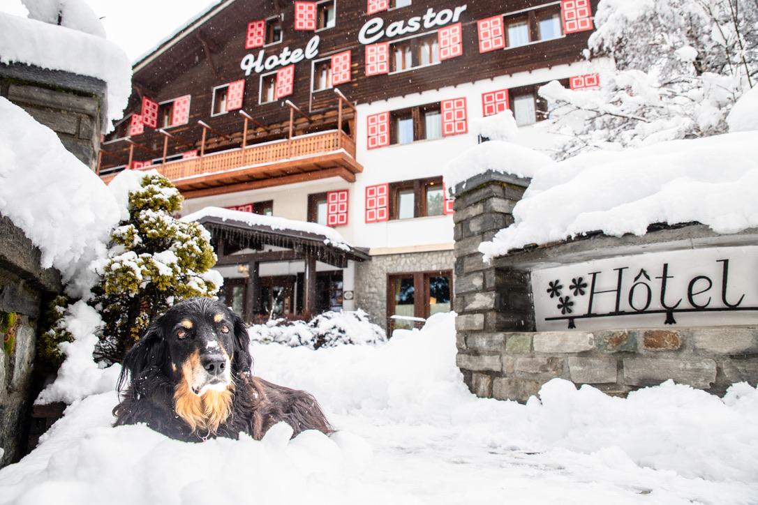 Hotel Castor: Un Secolo di Ospitalità nel Cuore di Champoluc Immagine