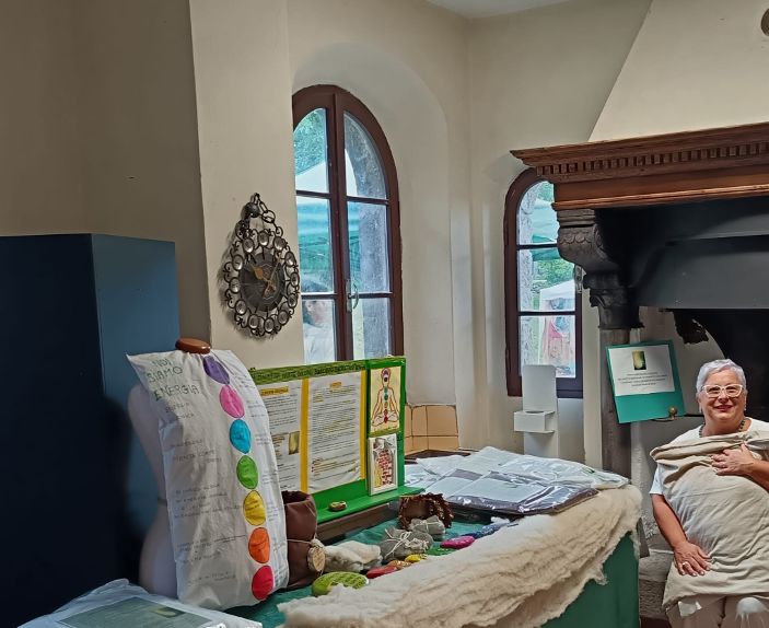 OrgAnima: artigianato tessile e benessere olistico nel laboratorio di Nives Gelmi Immagine