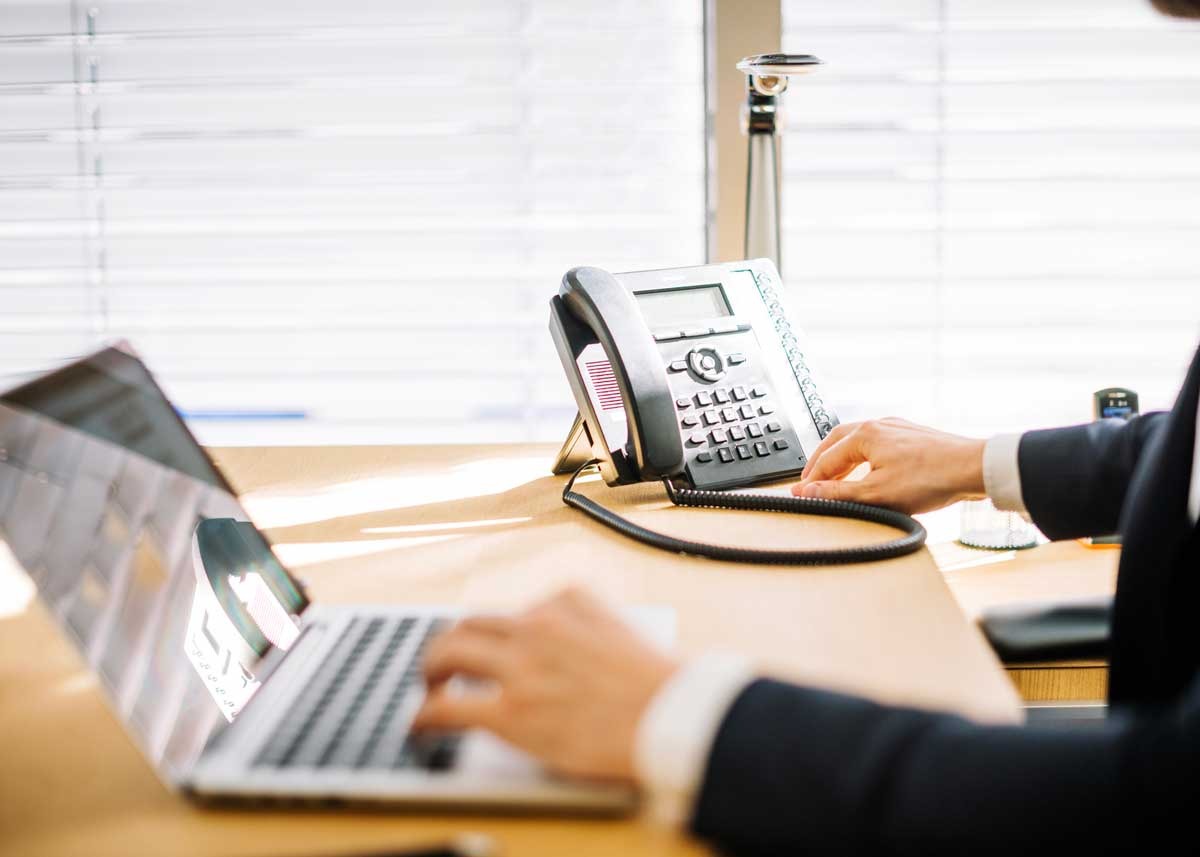 Centro Servizi Lissone: Professionalità e Supporto al Cittadino contro il Caos della Burocrazia immagine