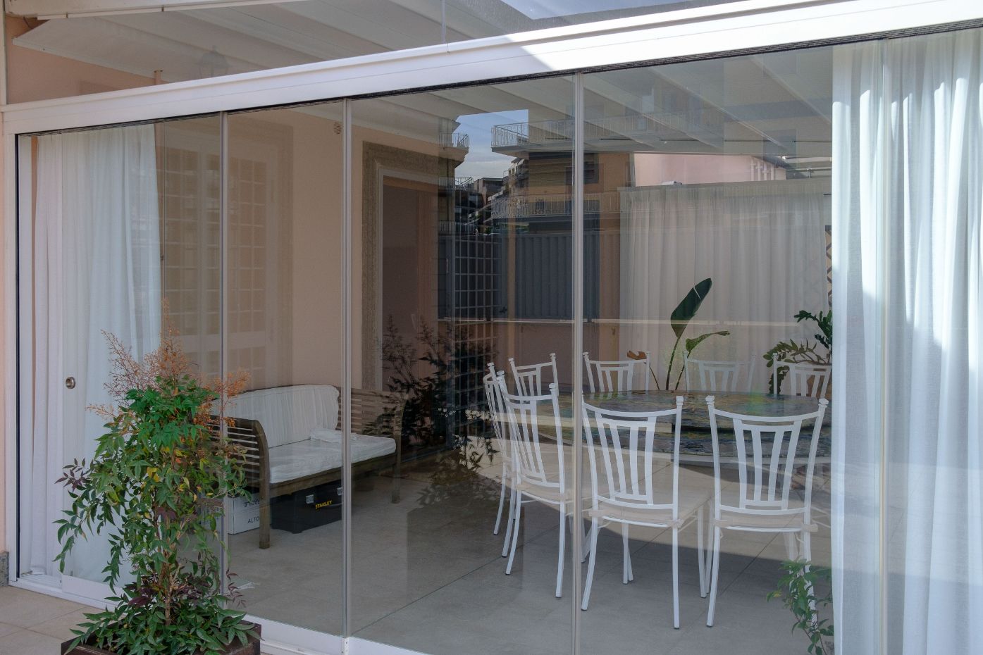 Tende Ortenzi, pergotende e tende da sole su misura: perché stanno diventando un asset strategico per case e aziende Immagine