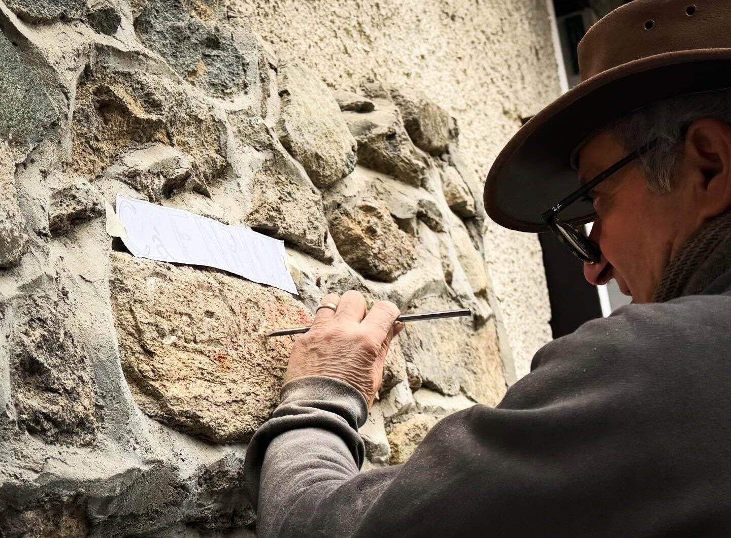 Epigrafica Rossi: L’Arte del Ricordo tra Precisione Digitale e Sapienza Manuale Immagine