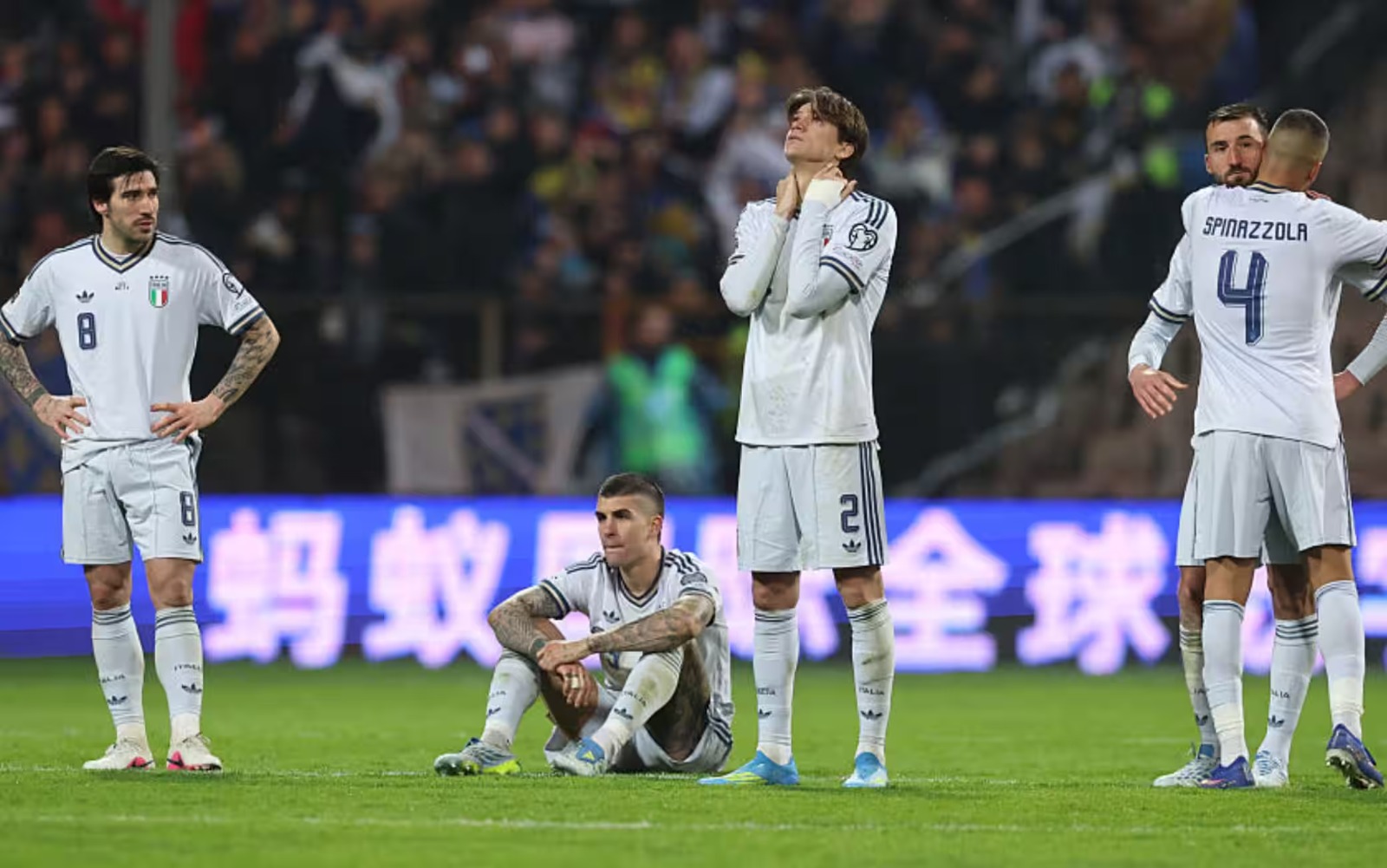 Declino della leadership in Italia: la lezione del fallimento azzurro immagine