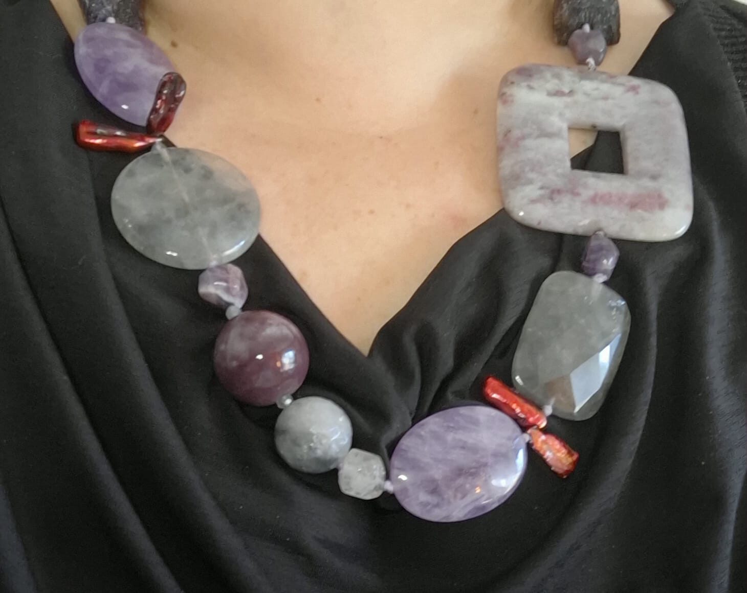 Patticrea.bijoux: l’arte dell’handmade tra eleganza e creatività Immagine