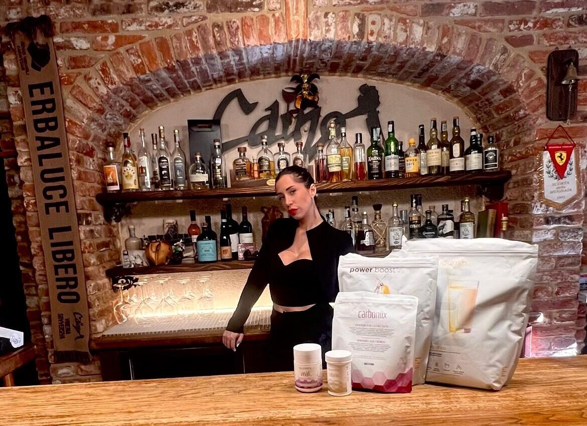 Elisa Balocchi: imprenditoria, ristorazione e nuove esperienze nel digitale. La Vineria Caino e l’identità del progetto immagine