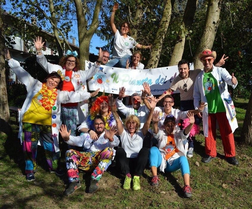 Il Pianeta dei Clown: come un naso rosso può illuminare le corsie d’ospedale Immagine