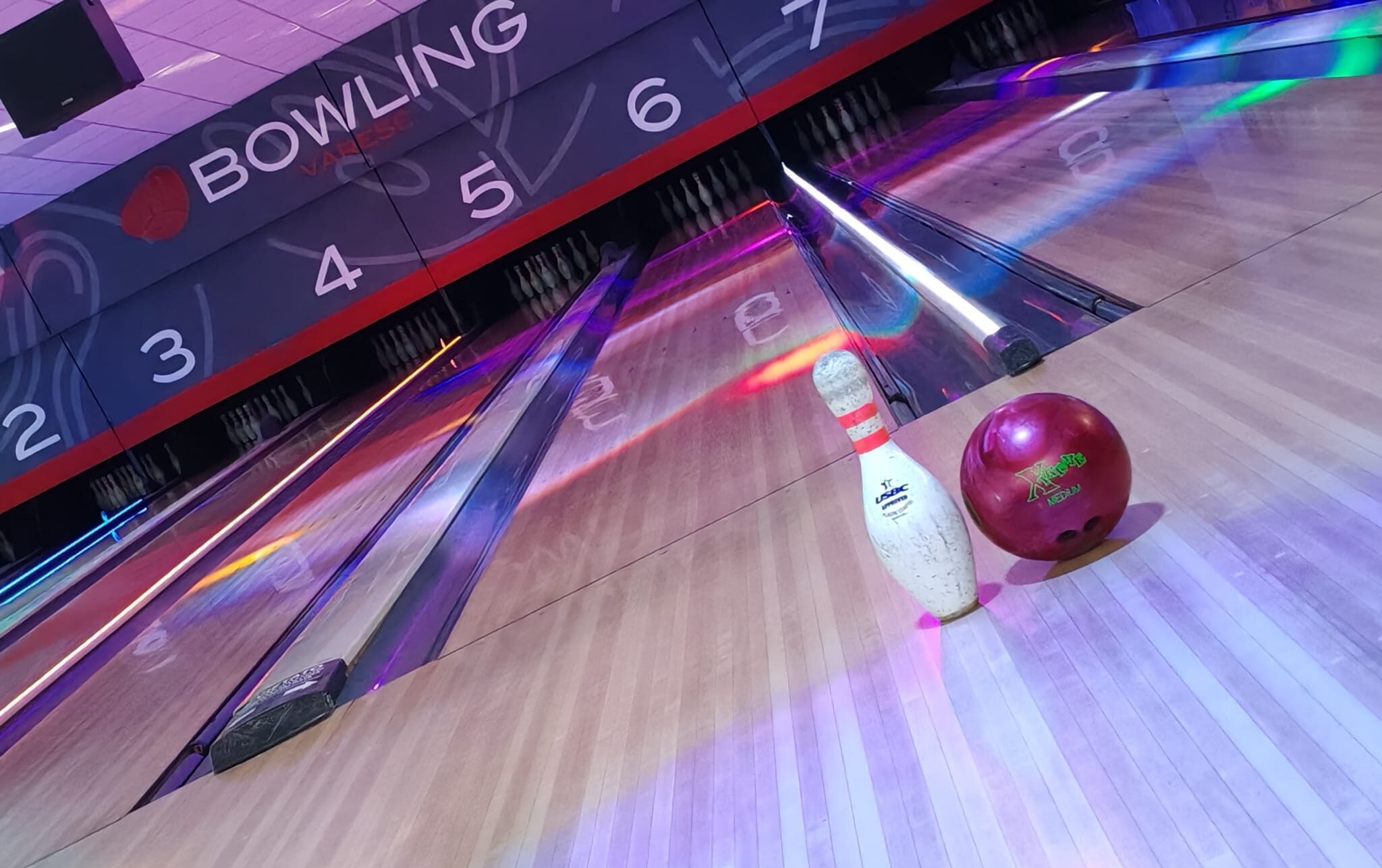Bowling Varese: il cuore pulsante del divertimento immagine