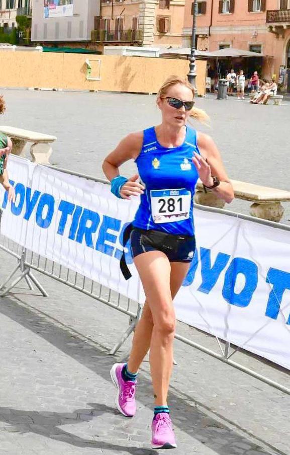 Barbara Vistarini: pioniera tra maratona, arte e inclusione nello sport Immagine