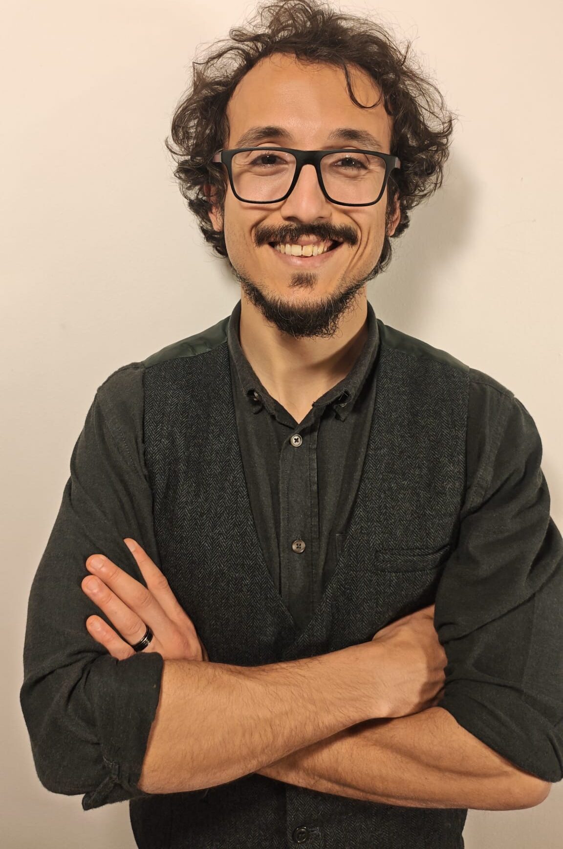 Abitare la fragilità con l’arte e la cura: l’impegno del Dott. Giuseppe Gazineo tra psichiatria e drammaterapia Immagine